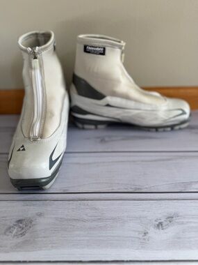 Fischer XC comfort Nordic cross country ski boots. Size 41